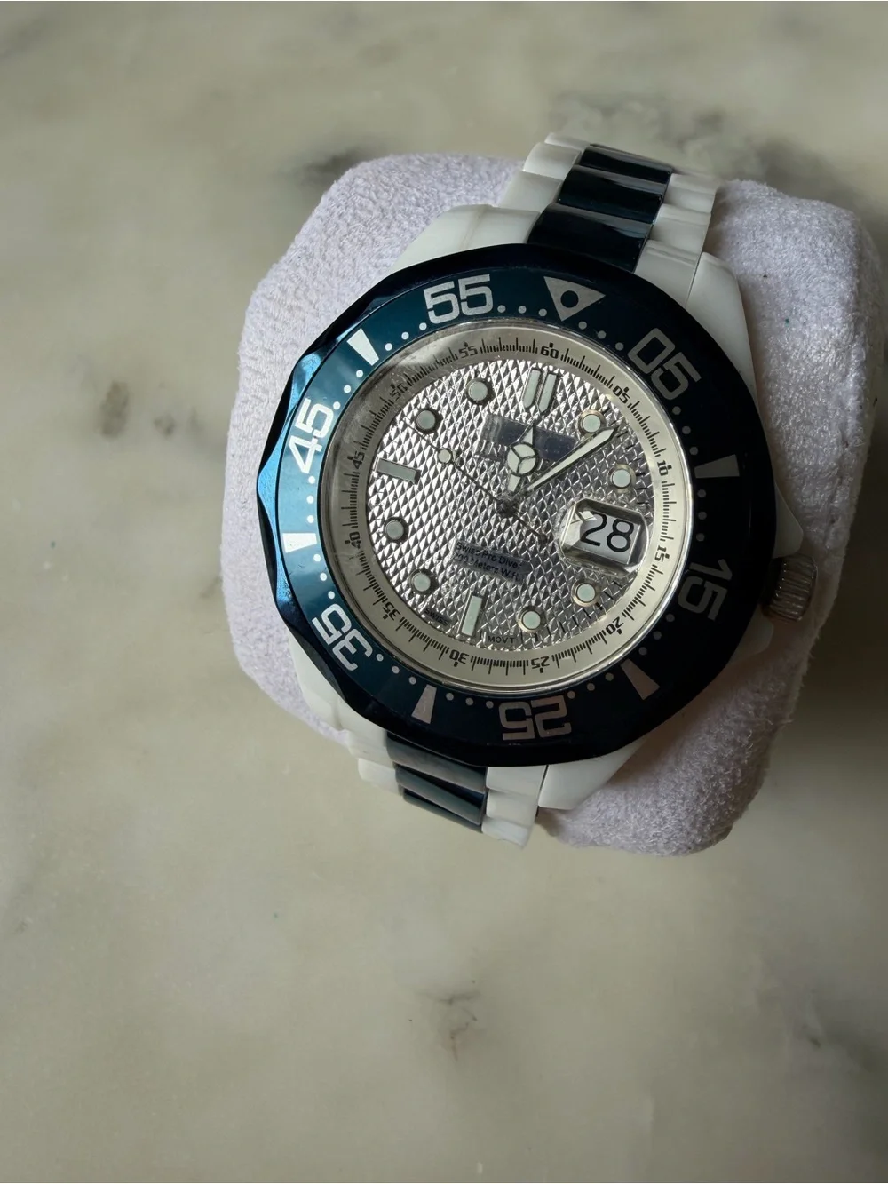 Invicta Ceramics Unisex Blue & White Ceramic Pro Divers Watch Model 4686